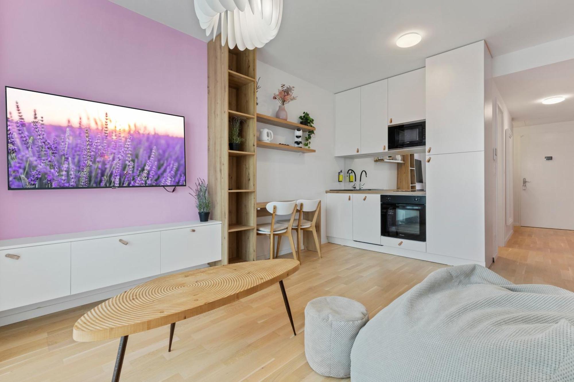 Apartmán Lam Lavender - Free Parking Bratislava Exteriér fotografie